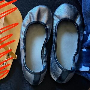 • MOVING LAST CHANCE 7/31/2024 • Softstar ballerines in pewter size 6U